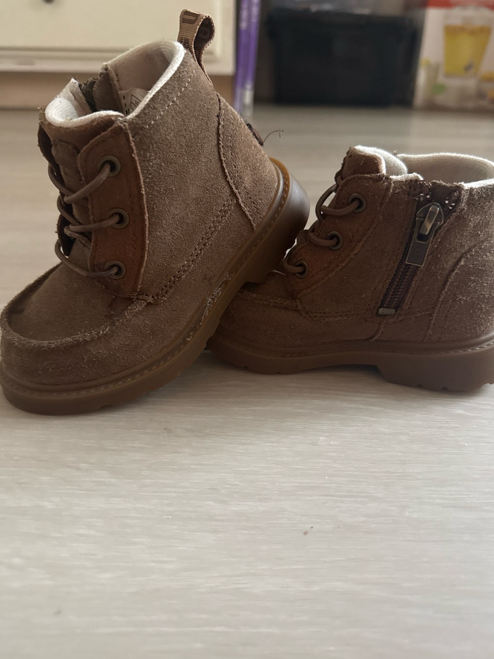 UGG Kids Chestnut Suede Lace-Up Ankle Boots